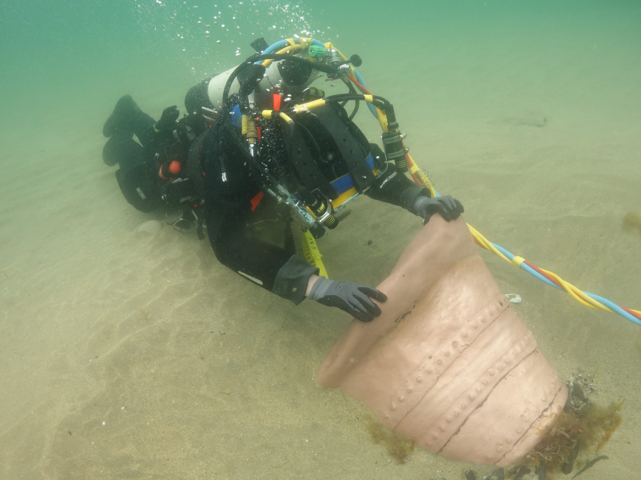 4. UAU Diver with cauldron